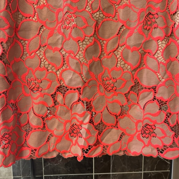 Trina Turk pensil skirt, size 8, NWT. - Picture 3 of 8